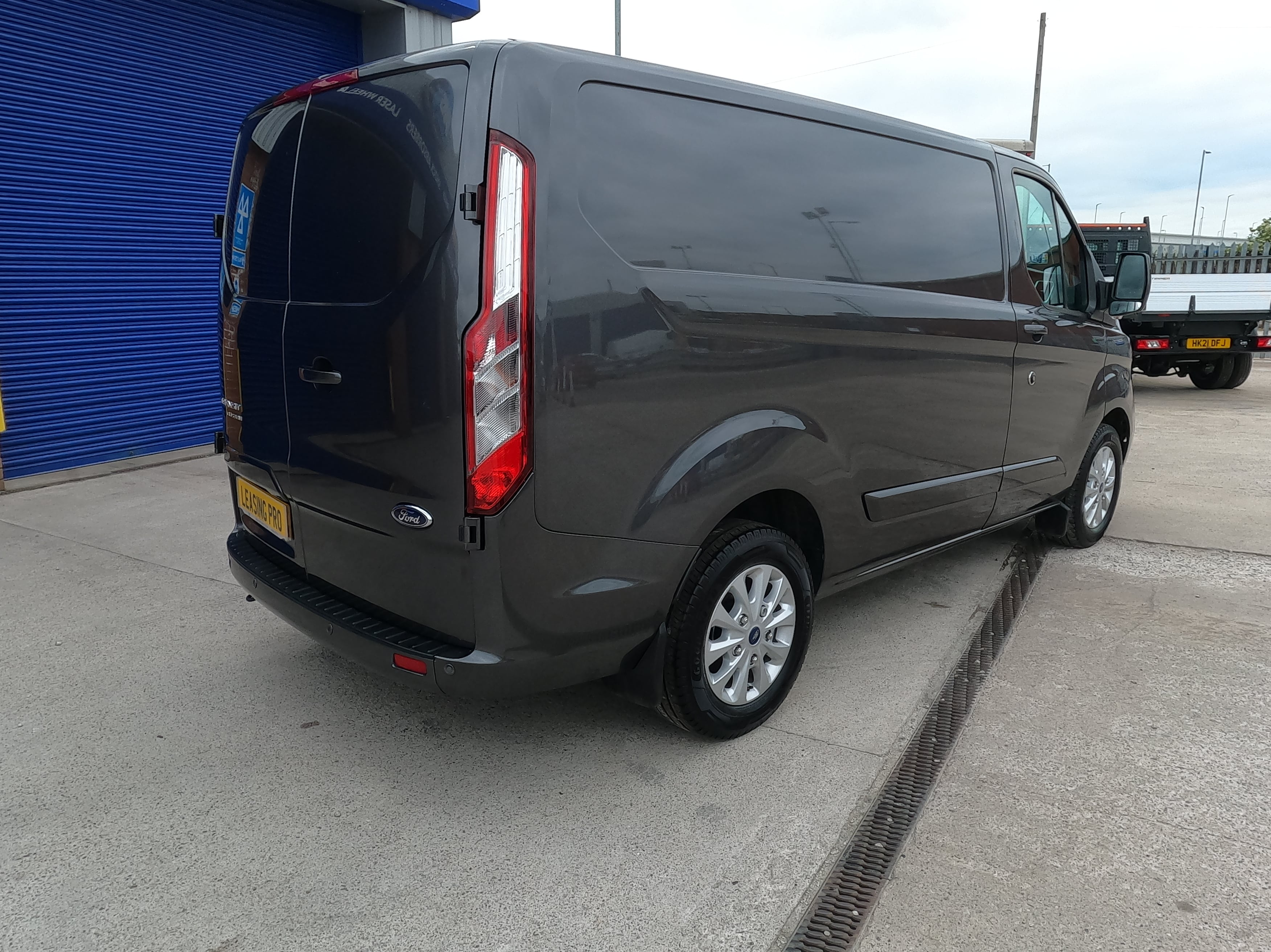 Ford TRANSIT CUSTOM 280 L1 DIESEL FWD 2.0 EcoBlue Hybrid 130ps Low Roof Limited Van